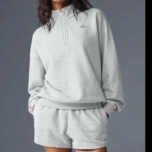 Alo Accolade 1/4 quarter zip & shorts set heather grey